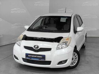 2008 Toyota Vitz II (XP90), белый, 625000 рублей, вид 2