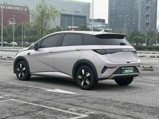 2025 BYD Dolphin 45.12 kWh I Рестайлинг, серебристый, 2999900 рублей, вид 5