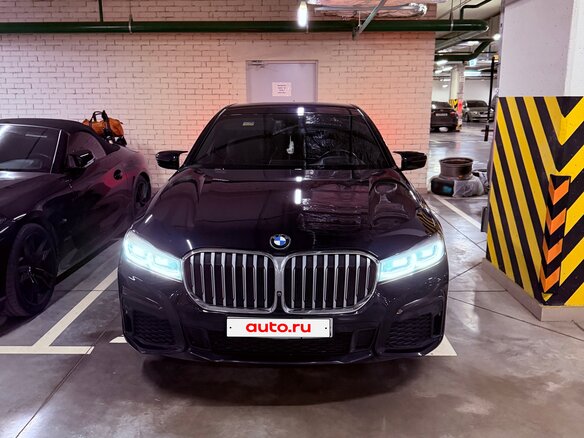 2019 BMW 7 серии 730d xDrive VI (G11/G12) Рестайлинг, чёрный, 5000000 рублей - вид 2
