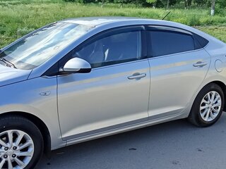 2018 Hyundai Solaris II, серебристый, 950000 рублей, вид 5
