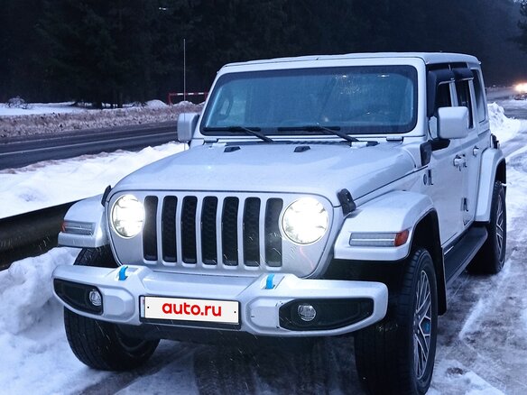 2022 Jeep Wrangler IV (JL), серебристый, 3499999 рублей