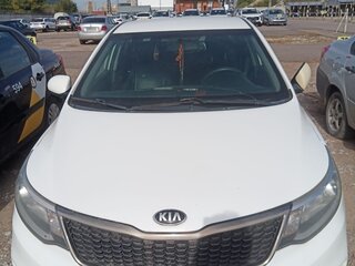 2016 Kia Rio III Рестайлинг, белый, 471500 рублей, вид 2