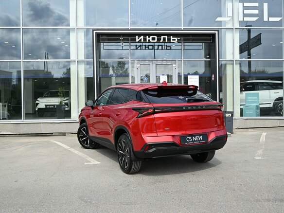 2026 Omoda C5 II, красный, 2399000 рублей - вид 4