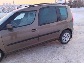 2012 Skoda Roomster I Рестайлинг, коричневый, 655000 рублей, вид 3