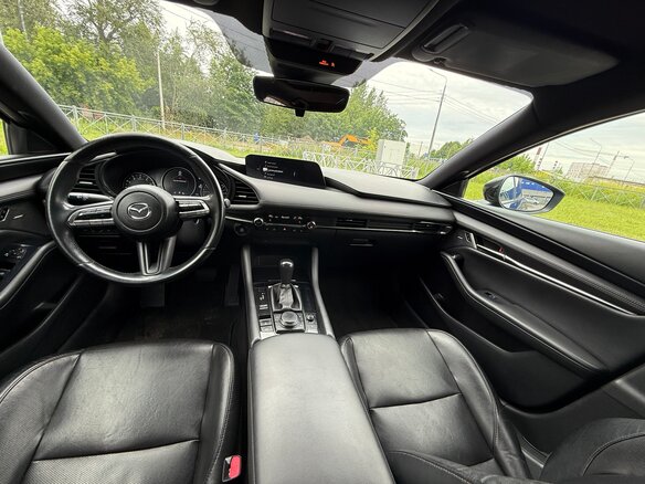 2019 Mazda 3 IV (BP), чёрный, 1790000 рублей - вид 12