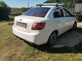 2010 Kia Rio II Рестайлинг, белый, 400000 рублей, вид 5