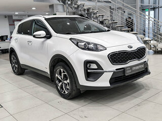 2021 Kia Sportage IV Рестайлинг, белый, 1950000 рублей, вид 3