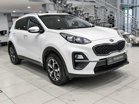 2021 Kia Sportage IV Рестайлинг, белый, 1950000 рублей, вид 3