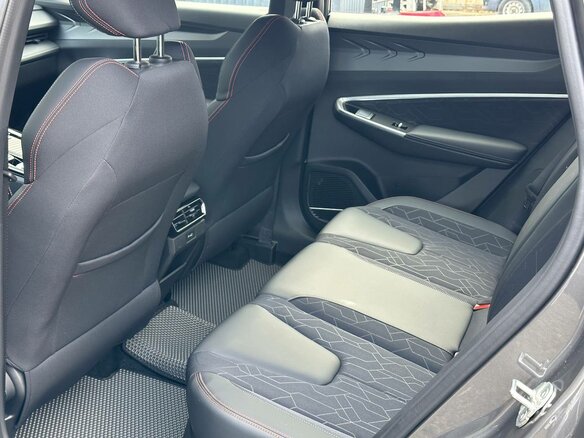 2025 Geely Cityray, серый, 2954990 рублей - вид 17
