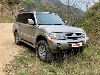 2003 Mitsubishi Montero III, серый, 700000 рублей, вид 1