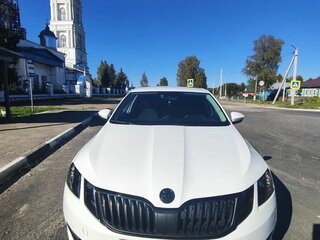 2018 Skoda Octavia III (A7) Рестайлинг, белый, 1830000 рублей, вид 4