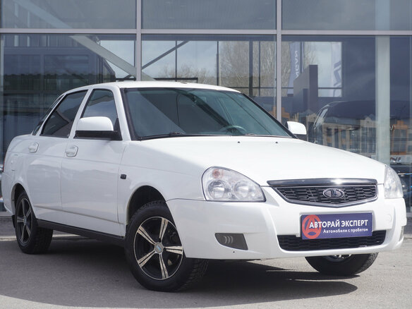 2018 Lada (ВАЗ) Priora I Рестайлинг, белый, 505000 рублей - вид 3