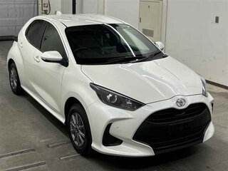 2022 Toyota Yaris IV, белый, 775000 рублей, вид 1