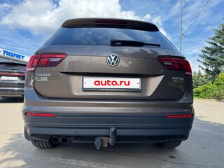 2018 Volkswagen Tiguan II, коричневый, 2300000 рублей, вид 3