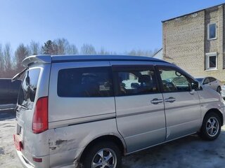 2002 Nissan Serena II (C24), серый, 620000 рублей, вид 4