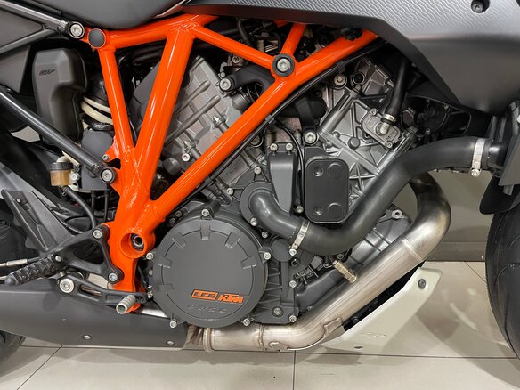 2017 KTM 1290 Super Duke GT, чёрный, 990000 рублей - вид 17