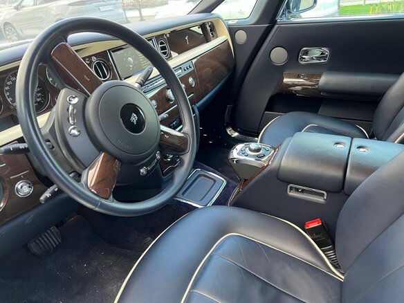 2015 Rolls-Royce Phantom VII Рестайлинг (Series II), синий, 33000000 рублей - вид 4