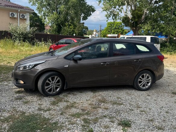 2014 Kia Ceed II, коричневый, 980000 рублей