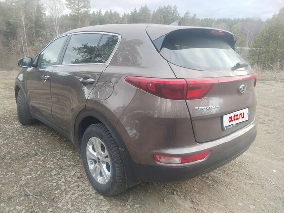 2017 Kia Sportage IV, коричневый, 1600000 рублей - вид 3