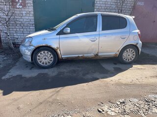 2000 Toyota Vitz I (P10), серебристый, 145000 рублей, вид 3
