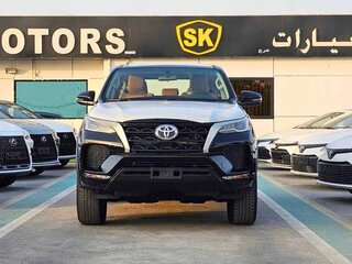 2025 Toyota Fortuner II Рестайлинг, чёрный, 4850000 рублей, вид 2