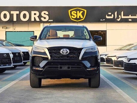 2025 Toyota Fortuner II Рестайлинг, чёрный, 4850000 рублей, вид 2