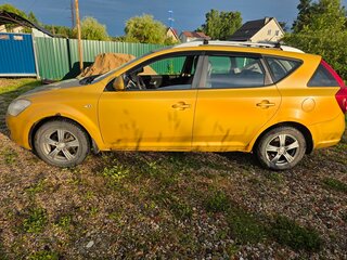 2009 Kia Ceed I, жёлтый, 620000 рублей, вид 4
