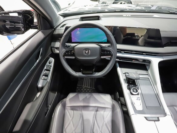 2024 Changan CS75 Plus III, чёрный - вид 17