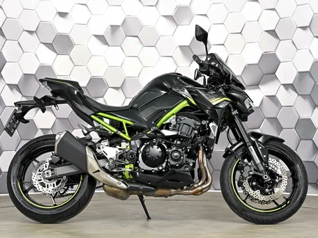 2022 Kawasaki Z 900, чёрный, 999000 рублей, вид 3