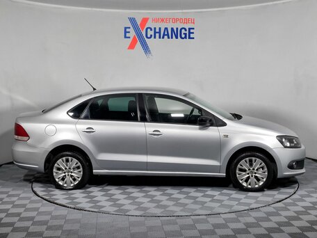 2014 Volkswagen Polo V, серебристый, 725000 рублей, вид 4