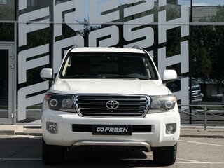 2015 Toyota Land Cruiser 200 Series Рестайлинг 1, белый, 4670000 рублей, вид 3