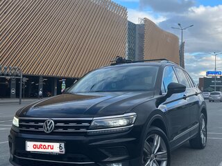 2018 Volkswagen Tiguan II, чёрный, 2150000 рублей, вид 1