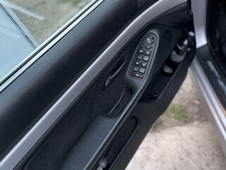2001 BMW 5 серии 525i IV (E39) Рестайлинг, серебристый, 550000 рублей, вид 4