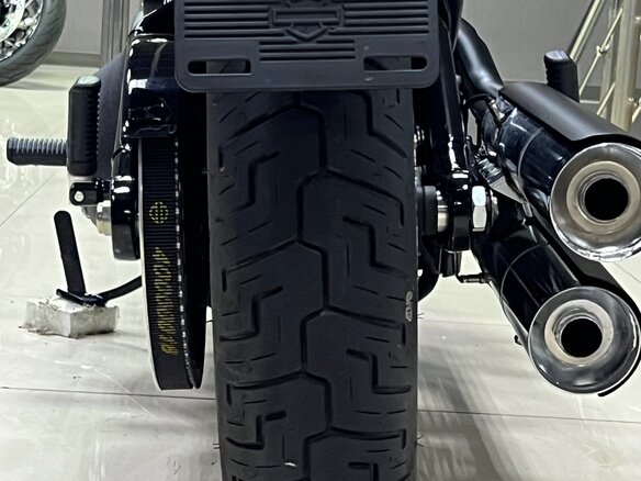 2024 Harley-Davidson Street Bob, серый - вид 16