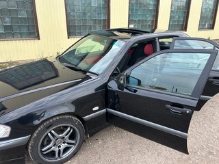 1997 Mercedes-Benz C-Класс 240 I (W202) Рестайлинг, чёрный, 1200000 рублей, вид 4