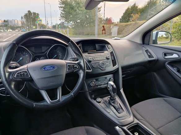 2017 Ford Focus III Рестайлинг, белый, 800000 рублей - вид 9