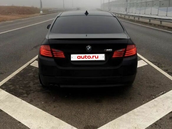 2014 BMW 5 серии 520i VI (F10/F11/F07) Рестайлинг, чёрный - вид 3