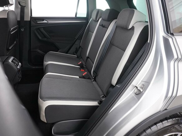 2019 Volkswagen Tiguan II, серебристый, 2255444 рублей - вид 8