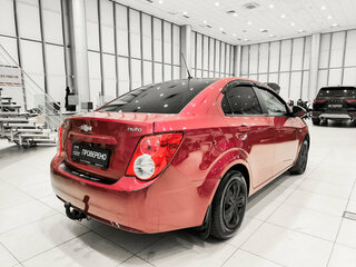 2013 Chevrolet Aveo II, красный, 370000 рублей, вид 5