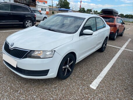 2018 Skoda Rapid I Рестайлинг, белый, 801000 рублей, вид 2