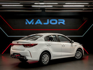 2021 Kia Rio IV Рестайлинг, белый, 1320000 рублей, вид 5