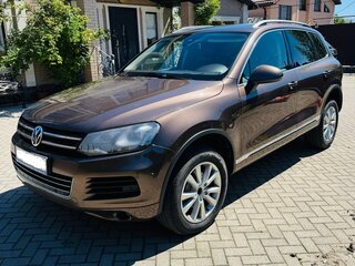 2013 Volkswagen Touareg II, коричневый, 1750000 рублей, вид 1