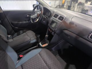 2020 Volkswagen Polo V Рестайлинг, синий, 1350000 рублей, вид 4