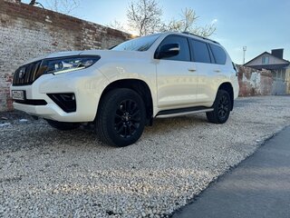 2020 Toyota Land Cruiser Prado 150 Series Рестайлинг 3, белый, 5200000 рублей, вид 1