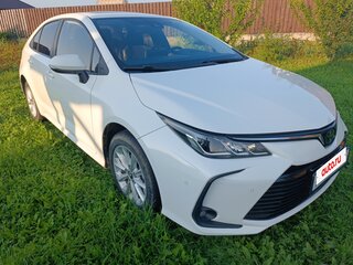 2021 Toyota Corolla XII (E210), белый, 1850000 рублей, вид 3