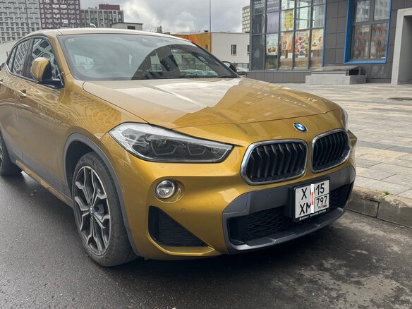 2020 BMW X2 sDrive18i I (F39), золотистый, 2350000 рублей - вид 3