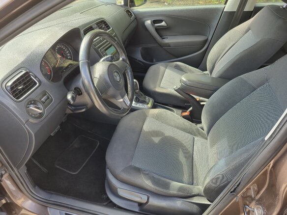 2011 Volkswagen Polo V, коричневый, 700000 рублей - вид 5