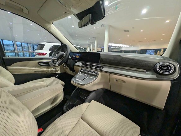 2026 Mercedes-Benz V-Класс 300 d экстра длинный III (W447) Рестайлинг 2, чёрный - вид 6