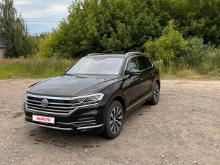 2019 Volkswagen Touareg III, чёрный, 4250000 рублей, вид 1