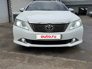 2013 Toyota Camry VII (XV50), белый, 1400000 рублей, вид 2